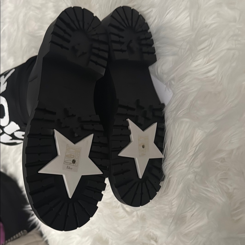 Christian Dior Black and White Graphic Boots. Size 39.5. Brand New - Picture 4 of 5